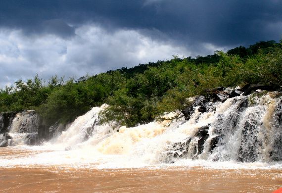 CATARATAS CON SALTOS DEL MOCONÁ EN VACACIONES DE INVIERNO | EN BUS | 9 DE JULIO 2026