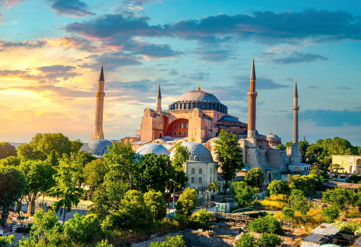 TURQUÍA PARA ELLAS | SALIDA  PARA MUJERES DESDE BSAS | SEMANA SANTA 2027